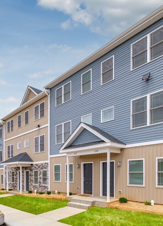 1008 Seth Dr in Staunton, VA - Building Photo
