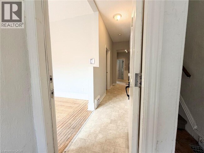 92 Grant Ave in Hamilton, ON - Building Photo - Building Photo