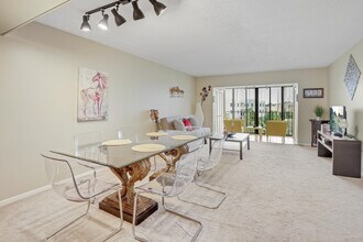 4254 Deste Ct in Greenacres, FL - Building Photo - Building Photo