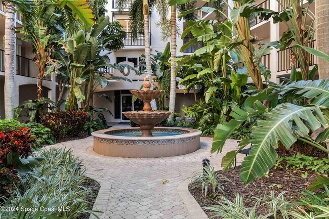 425 Pierce Ave in Cape Canaveral, FL - Building Photo - Building Photo