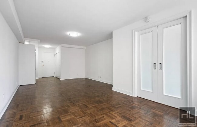 E 88th St, Unit 12C in New York, NY - Building Photo - Building Photo