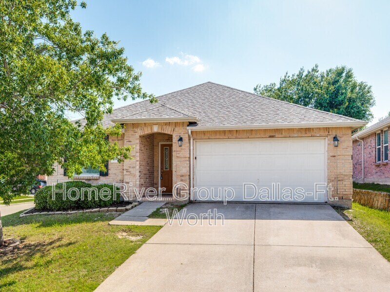 13001 Barbarosa Dr in Frisco, TX - Building Photo