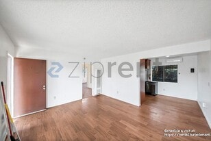 2458 Normandie Ave in Los Angeles, CA - Building Photo