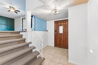 13116 Southdale Cir in Omaha, NE - Building Photo - Building Photo