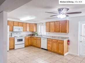 8367 S Reed St in Littleton, CO - Building Photo - Building Photo