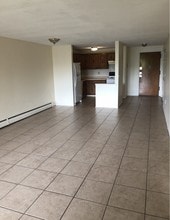 157 Bull Hill Ln, Unit 203 in West Haven, CT - Building Photo - Building Photo