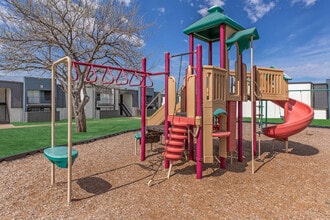 Casa Hills at Wolf Creek in Dallas, TX - Building Photo - Building Photo
