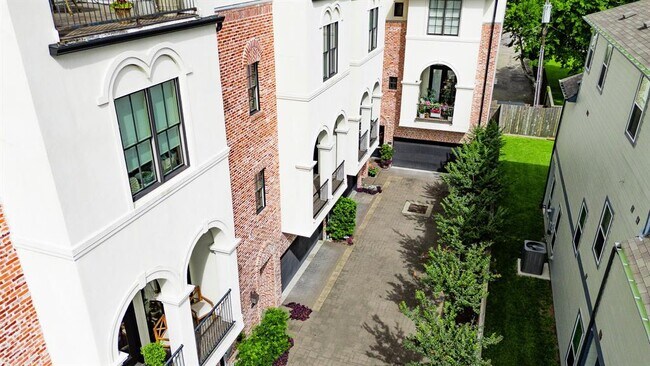 5104 Jackson St in Houston, TX - Building Photo - Building Photo