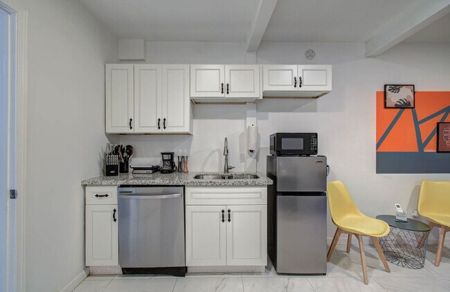 6400 Sherman St in Houston, TX - Foto de edificio - Building Photo