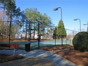 10055 Lauren Hall Ct in Alpharetta, GA - Foto de edificio - Building Photo