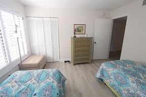 5954 Pelican Bay Blvd-Unit -225 in Naples, FL - Building Photo - Building Photo