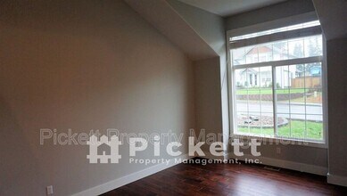 2037 Gustaf St NE in Poulsbo, WA - Building Photo - Building Photo