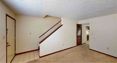 108 Garden Ln in Huntington, WV - Building Photo - Building Photo