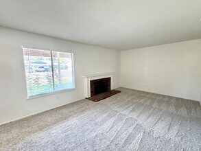 15041 Beechwood Ln in Chino Hills, CA - Foto de edificio - Building Photo