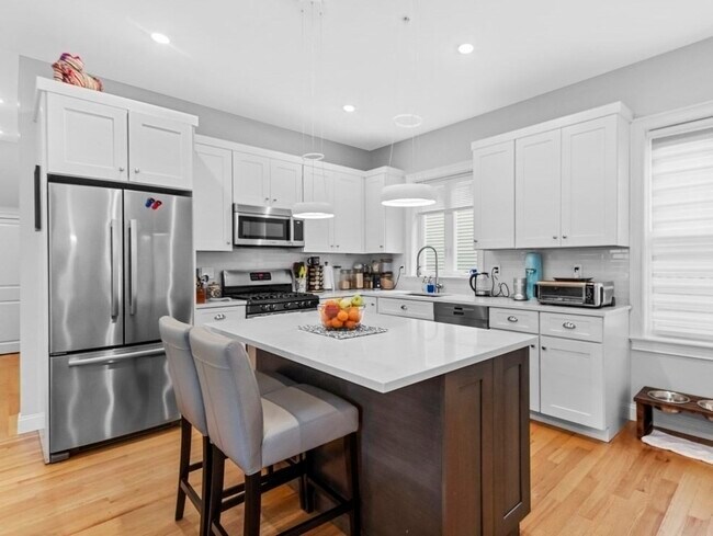 25 Chilcott Pl in Boston, MA - Building Photo - Building Photo