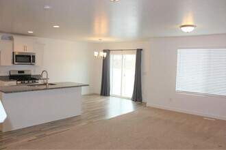 14924 Beckenbauer Ave in Herriman, UT - Building Photo - Building Photo
