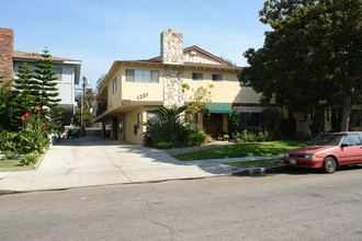 1231 Orange Grove Ave in Glendale, CA - Building Photo - Building Photo