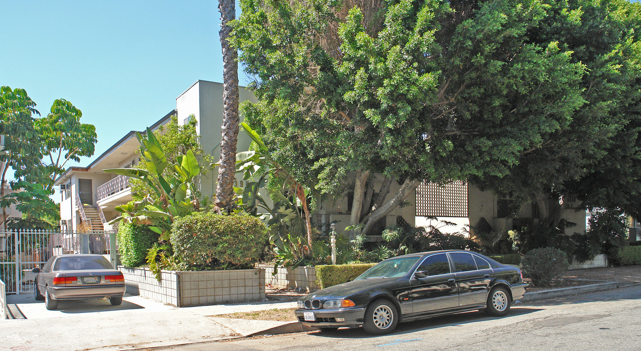 839 N Edinburgh Ave in Los Angeles, CA - Foto de edificio