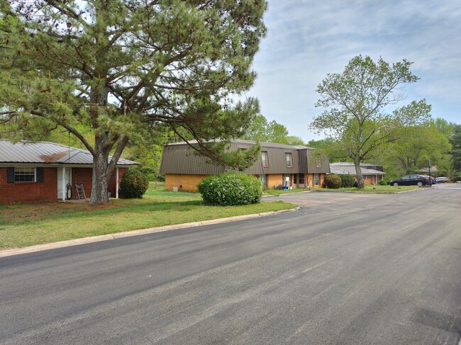 Serenity Montreat Village in Arab, AL - Building Photo - Building Photo