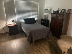 4937-4959 Olivewood Ave, Unit 4959 Olivewood Ave. in Riverside, CA - Building Photo - Building Photo