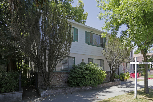 Powell Place in Sacramento, CA - Foto de edificio - Building Photo