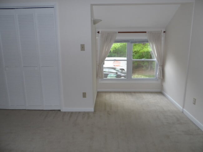 4100 Five Oaks Dr in Durham, NC - Building Photo - Building Photo