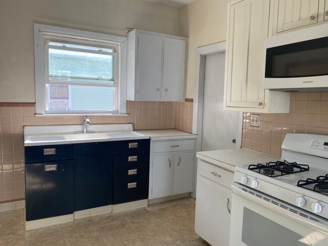 11 Clarendon Ave, Unit 2 in Somerville, MA - Building Photo - Building Photo