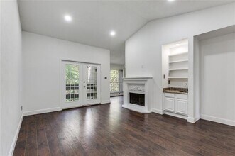 9801 Royal Ln in Dallas, TX - Building Photo - Building Photo