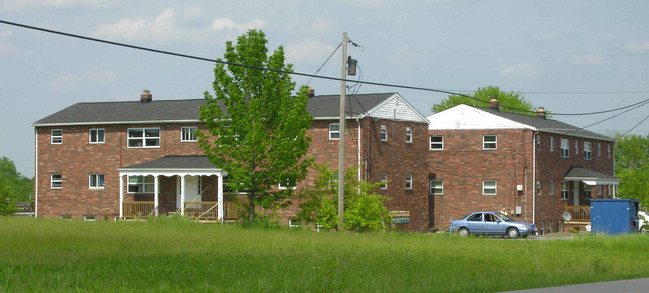 Manhattan Apartments in Brunswick, OH - Building Photo - Building Photo