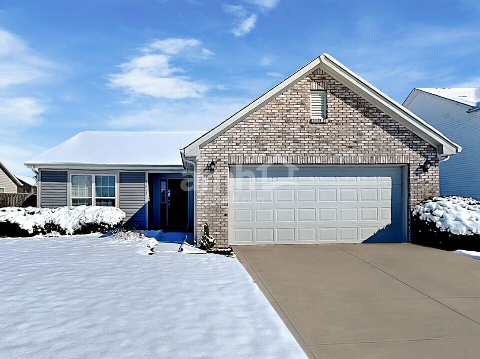 1631 Whisler Dr in Greenfield, IN - Building Photo