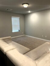 119 Buttonwood Ct in Willis, TX - Building Photo - Building Photo