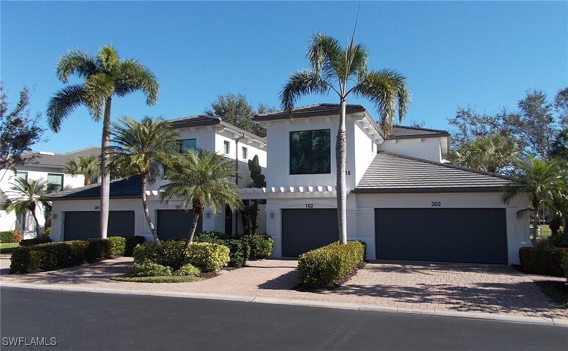 2444 Ravenna Blvd in Naples, FL - Building Photo