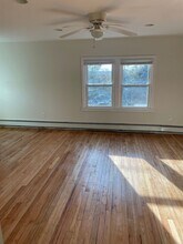 51 Mead St-Unit -Floor 3 in New Haven, CT - Building Photo - Building Photo