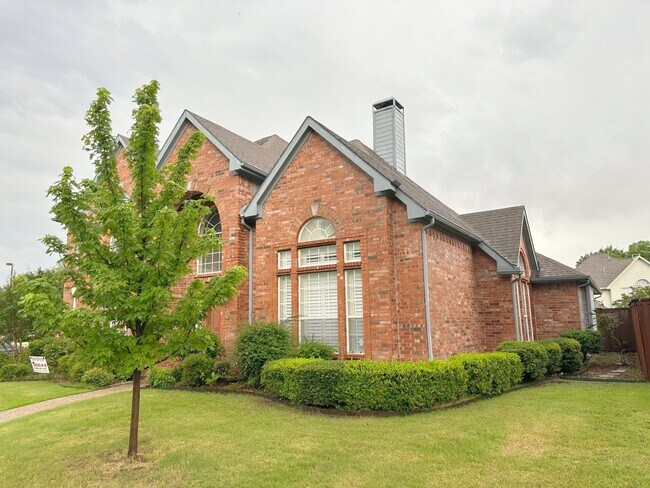 9724 Wolf Creek Dr in Irving, TX - Building Photo - Building Photo