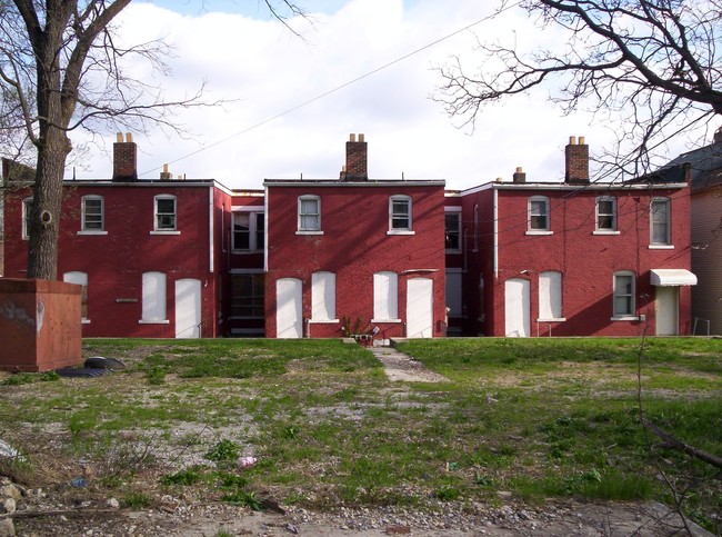 1621-1631 Oak St in Columbus, OH - Foto de edificio - Building Photo