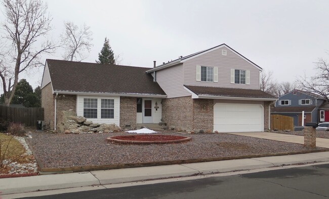 2272 S Dearborn St in Aurora, CO - Building Photo - Building Photo
