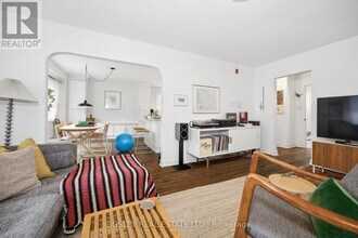 308 S Kingsway in Toronto, ON - Building Photo - Building Photo