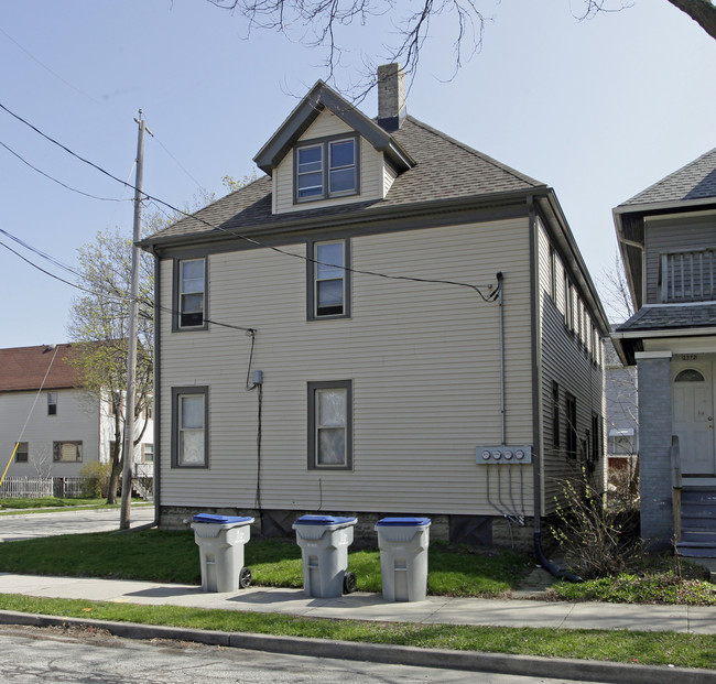 905 E Meinecke Ave in Milwaukee, WI - Building Photo - Building Photo