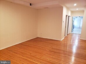 319 Market St in Philadelphia, PA - Building Photo - Building Photo