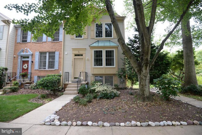 property at 19201 Cross Ridge Dr
