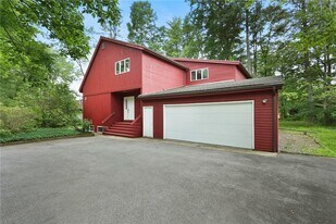 318 Blackstone Ave, Unit 163 in Ithaca, NY - Building Photo