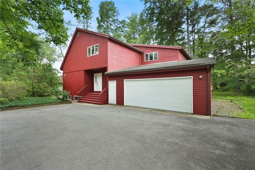 318 Blackstone Ave, Unit 163 in Ithaca, NY - Building Photo