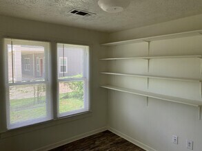138 Watson St in Bryan, TX - Building Photo - Building Photo