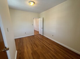 1213 Adams St, Unit 1 in Boston, MA - Building Photo - Building Photo