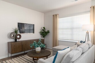 RiVera Townes in Burlington, NC - Foto de edificio - Interior Photo