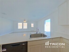 10700 Dusty Rnch Rd in Fort Worth, TX - Building Photo - Building Photo