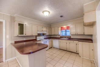 613 Kelley Blvd in Woodville, TX - Building Photo - Building Photo