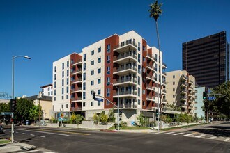Berkshire K2LA in Los Angeles, CA - Foto de edificio - Building Photo