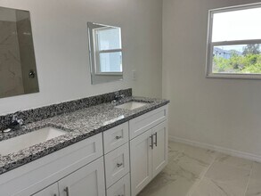 610 Kleinart Dr in Lehigh Acres, FL - Building Photo - Building Photo