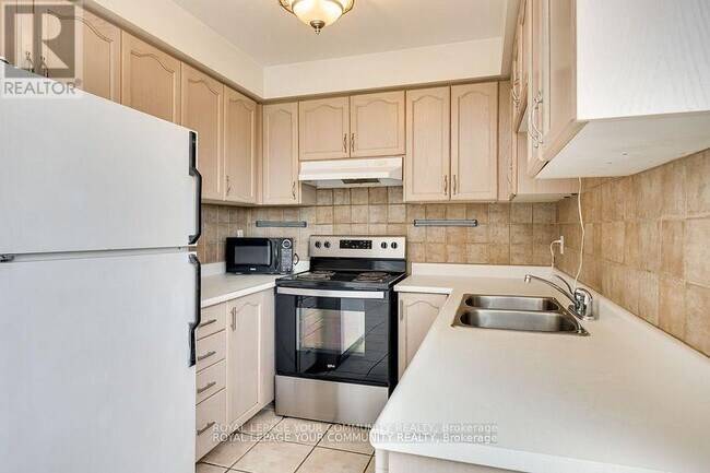138 Melville Ave in Vaughan, ON - Building Photo - Building Photo